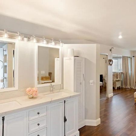 Elegant Beach Living, Just Blocks To The Sand Huntington Beach Esterno foto