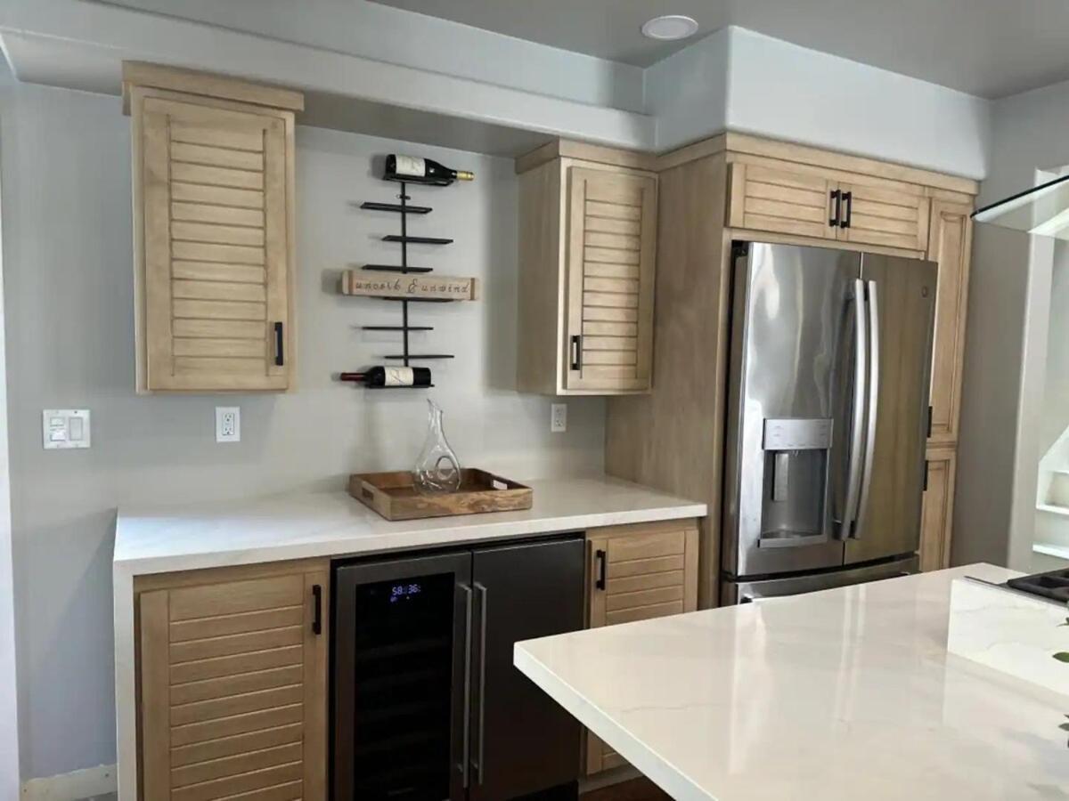 Elegant Beach Living, Just Blocks To The Sand Huntington Beach Esterno foto