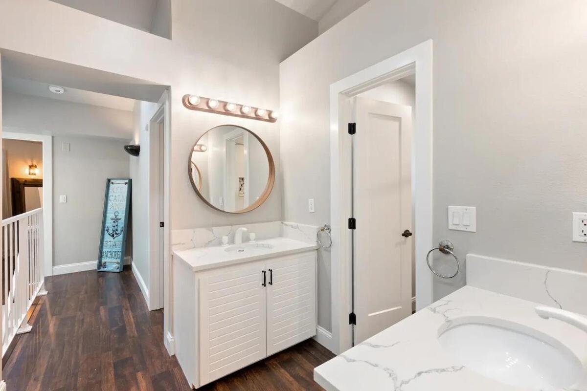 Elegant Beach Living, Just Blocks To The Sand Huntington Beach Esterno foto