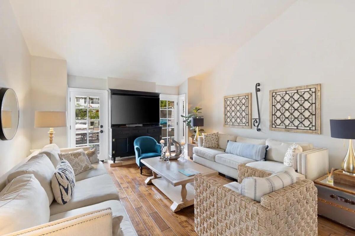 Elegant Beach Living, Just Blocks To The Sand Huntington Beach Esterno foto